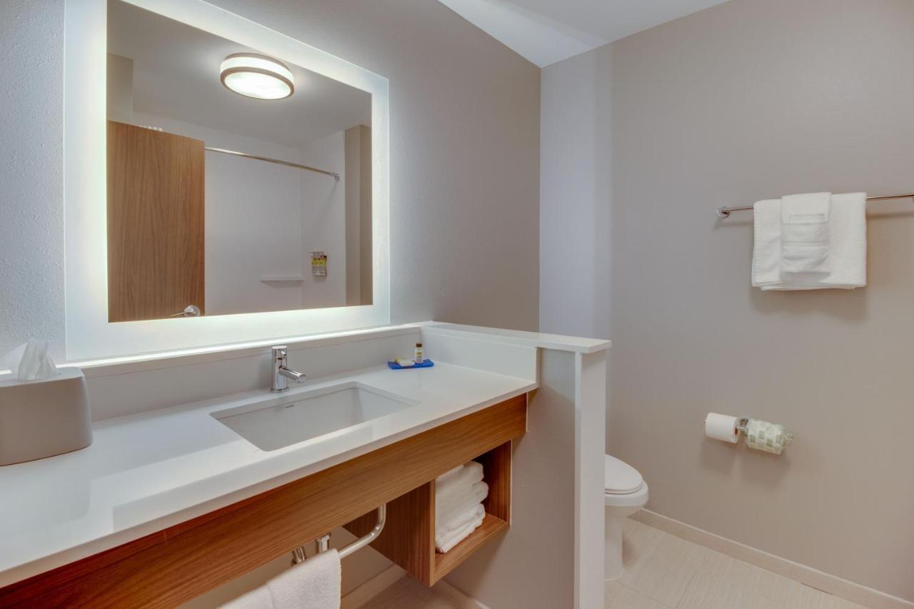 Holiday Inn Express & Suites - Union City By Ihg Exteriér fotografie
