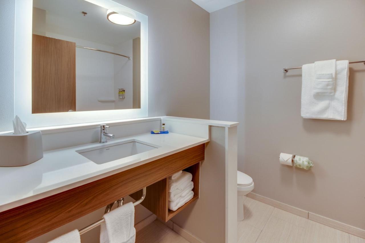 Holiday Inn Express & Suites - Union City By Ihg Exteriér fotografie