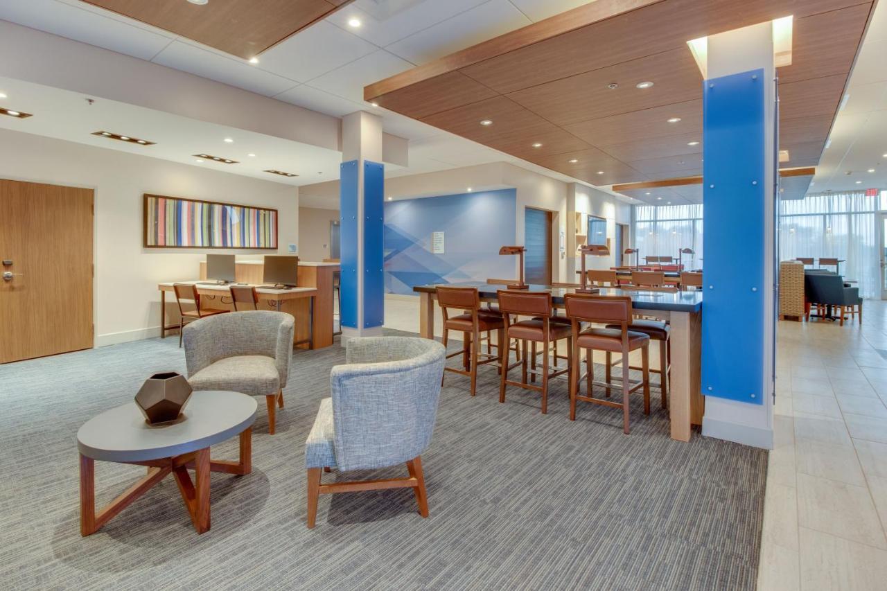 Holiday Inn Express & Suites - Union City By Ihg Exteriér fotografie