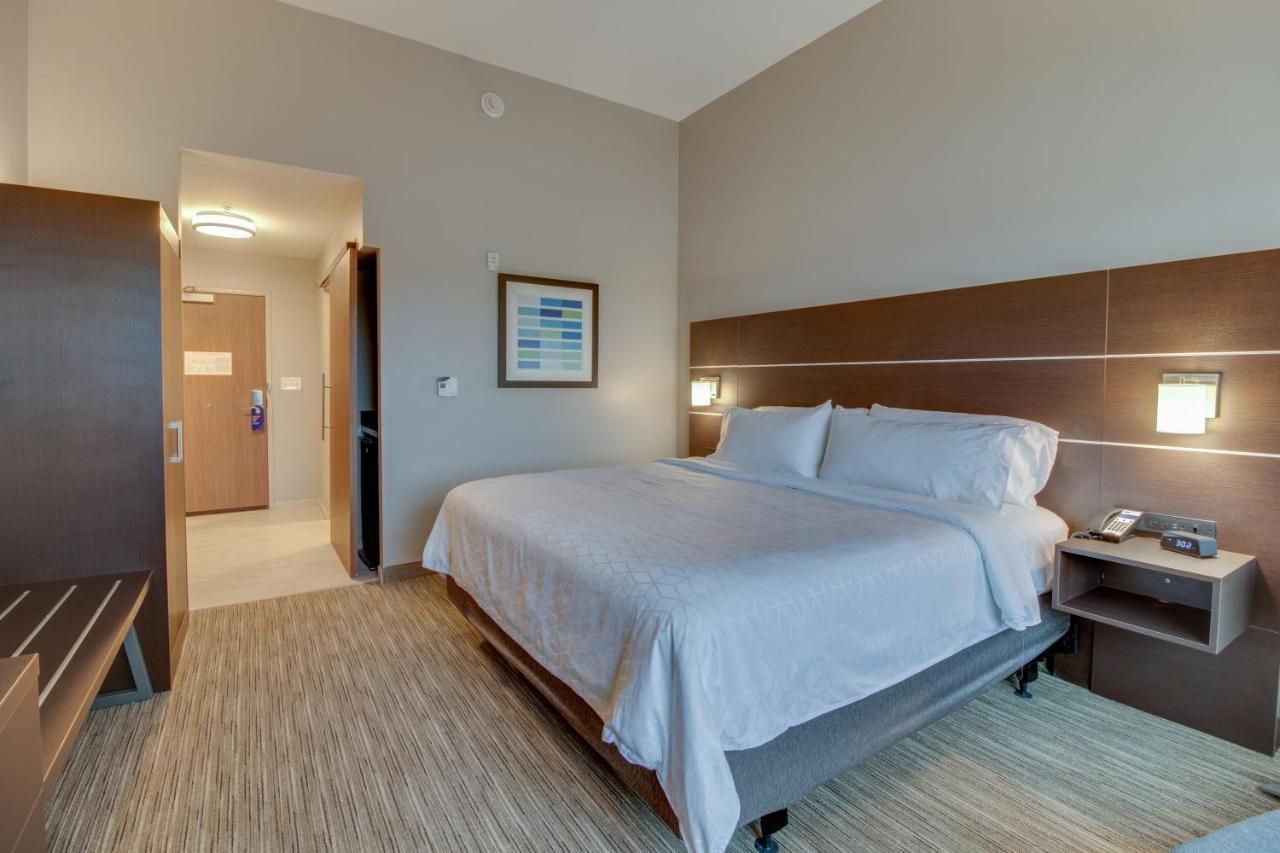 Holiday Inn Express & Suites - Union City By Ihg Exteriér fotografie