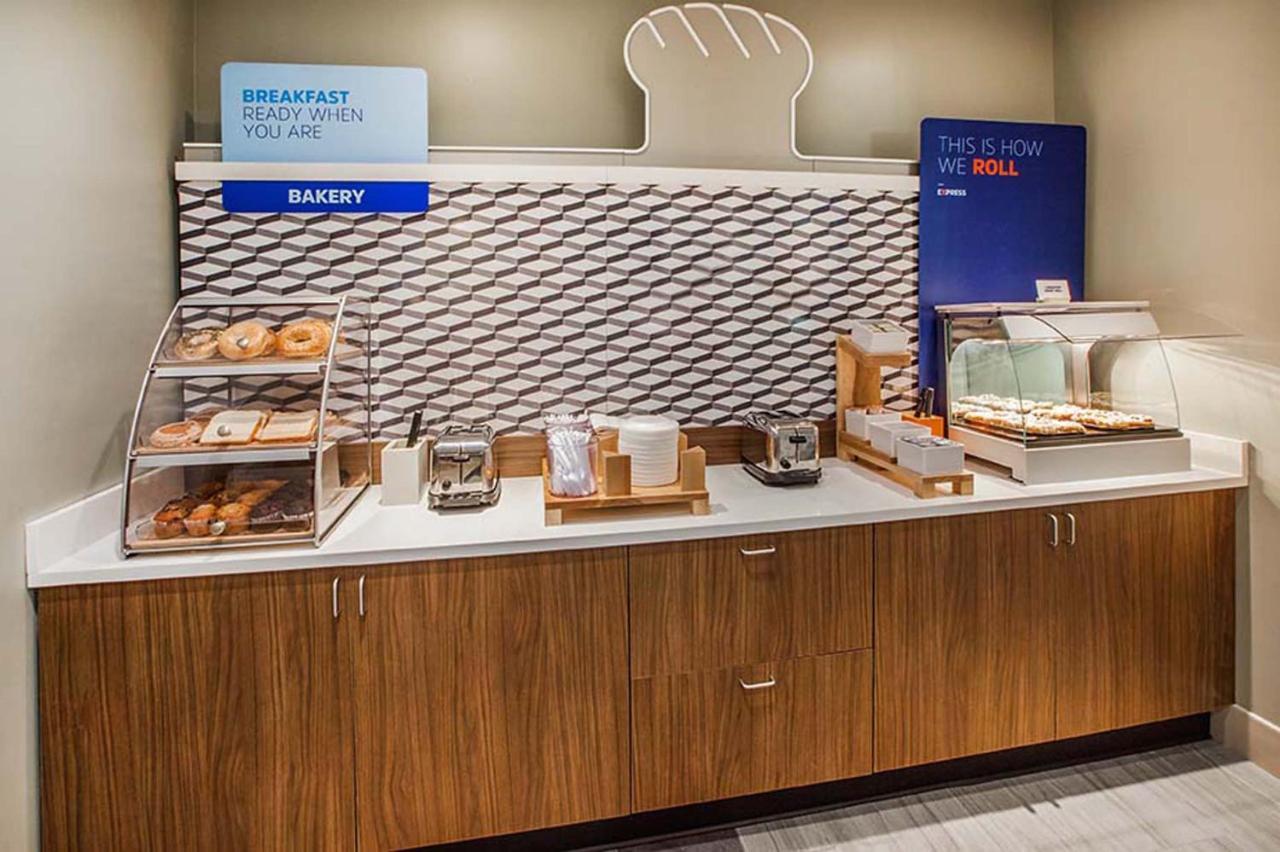 Holiday Inn Express & Suites - Union City By Ihg Exteriér fotografie