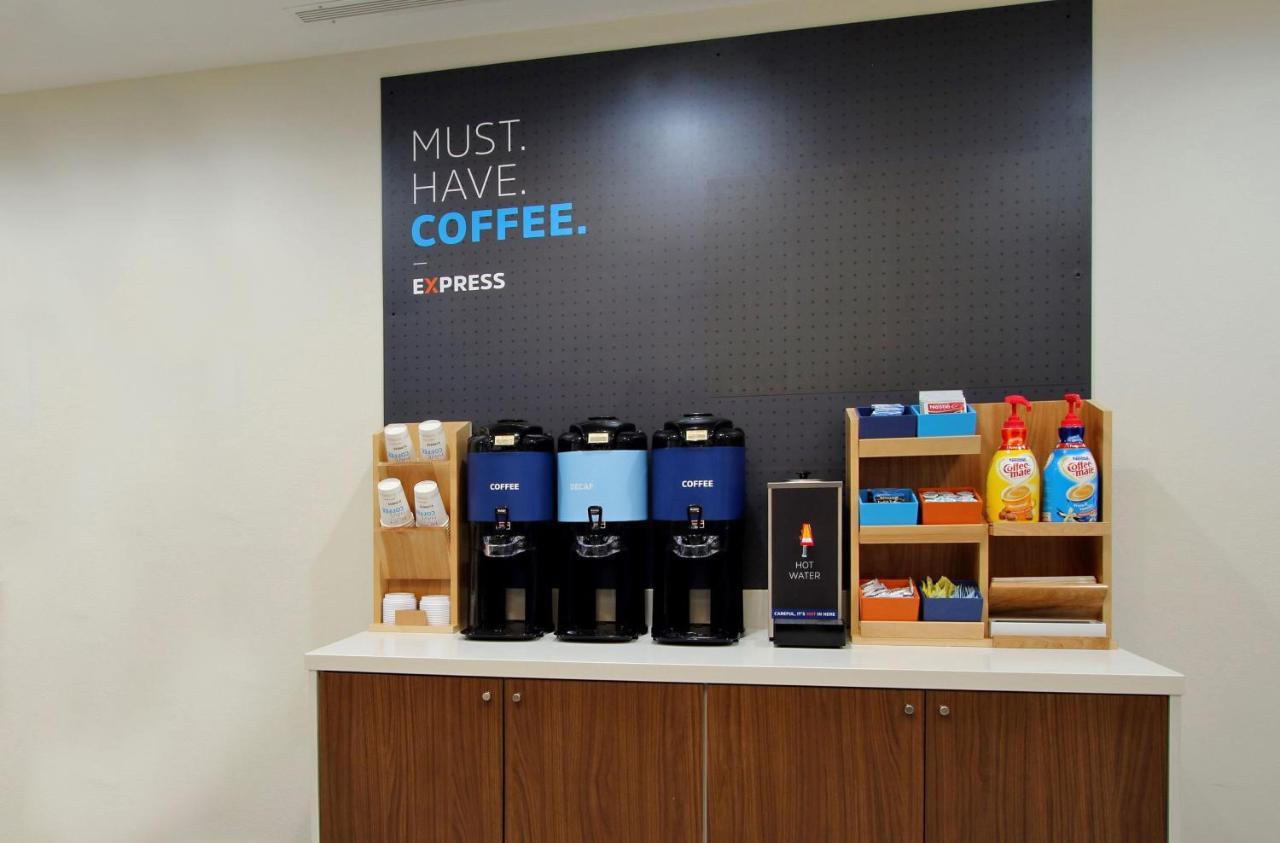 Holiday Inn Express & Suites - Union City By Ihg Exteriér fotografie